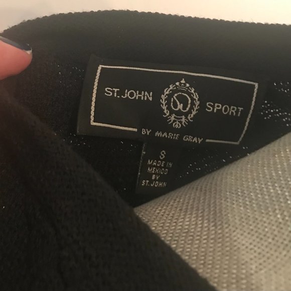 St John Sport Twin Set - Picture 4 of 6